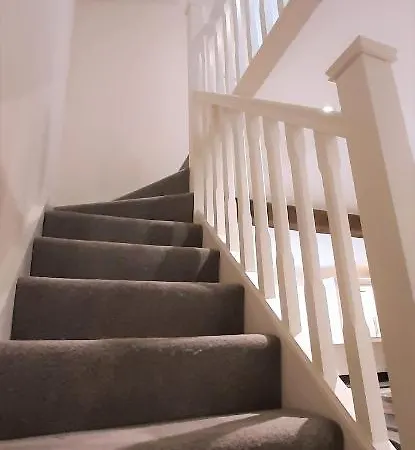 The Curtain 13th Century Cottage, West, Richmond Hébergement de vacances *