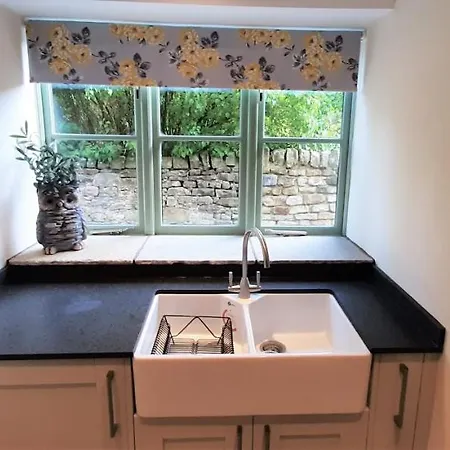 Tatil Evi The Curtain 13th Century Cottage, West, Richmond *