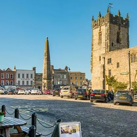 The Curtain 13th Century Cottage, West, Richmond Gilling