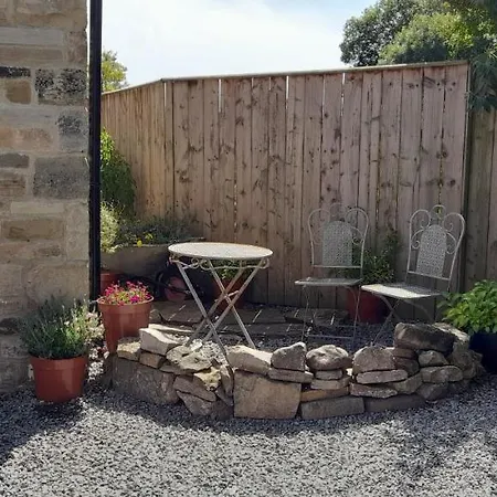 The Curtain 13th Century Cottage, West, Richmond * Gilling
